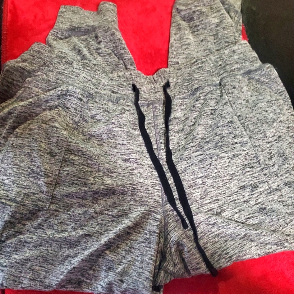 Joggers - Picture 2 of 3